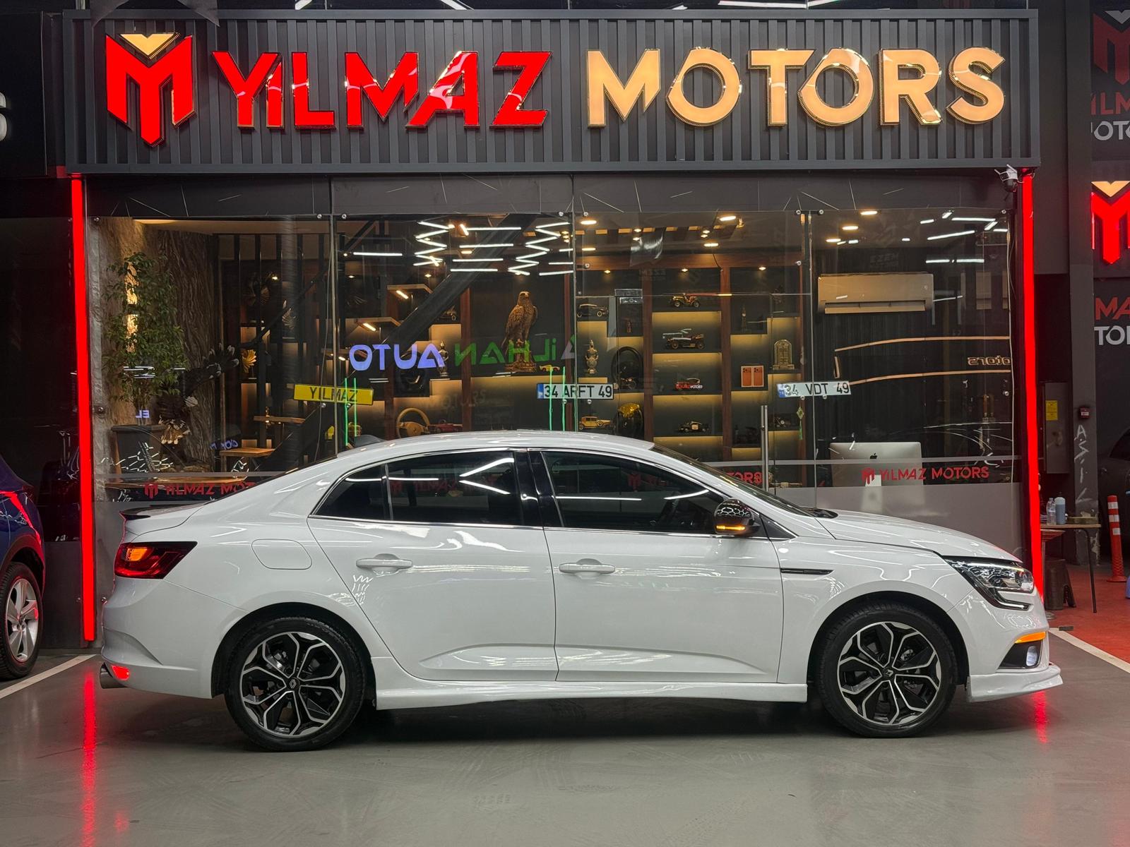 Yılmaz Motors'dan Renault Megane Sedan 1.5 DCI Touch EDC